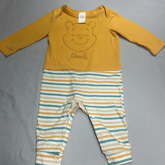 Disney - Winnie the Pooh - one piece romper/jumpsuit. Size 6-9 months - Picture 1 of 4